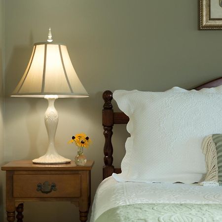 Inn At Pleasant Lake New London Quarto foto